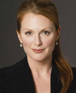 Джулианна Мур (Julianne Moore), настоящее имя - Джули Энн Смит (Julie Anne Smith).