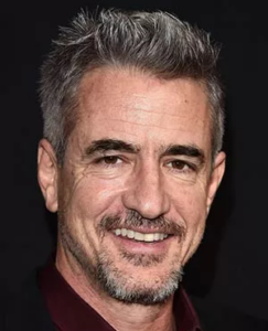 Дермот Малруни (Dermot Mulroney).