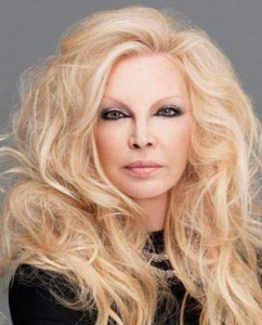 Патти Право (Patty Pravo), урожденная Николетта Страмбелли (Nicoletta Strambelli).