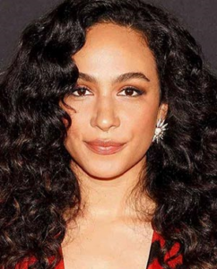 Аврора Робинсон Перрино (Aurora Robinson Perrineau).