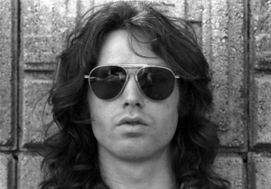 Джим Моррисон (Jim Morrison), полное имя Джеймс Дуглас Моррисон (James Douglas Morrison).