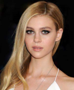 Никола Энн Пельтц (Nicola Anne Peltz).