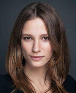 Серенай Сарыкая (тур. Serenay Sarikaya).