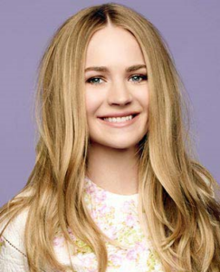 Бритт Робертсон (Britt Robertson). Полное имя - Бриттани Леанна Робертсон (Brittany Leanna Robertson).