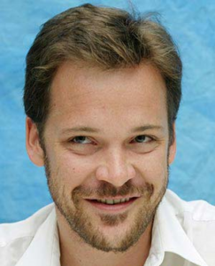 Джон Питер Сарсгаард (John Peter Sarsgaard).